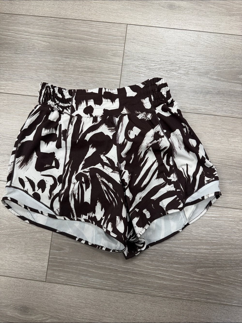Lululemon Track that short